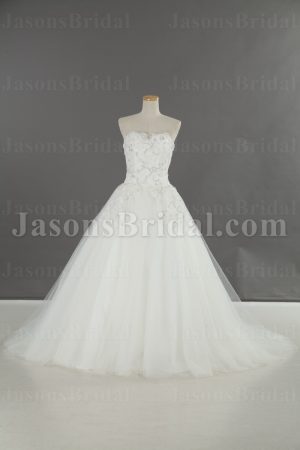 Dramatic Ball Gown Scalloped Sweetheart Beaded Appliques Sweep Train Tulle Wedding Dresses